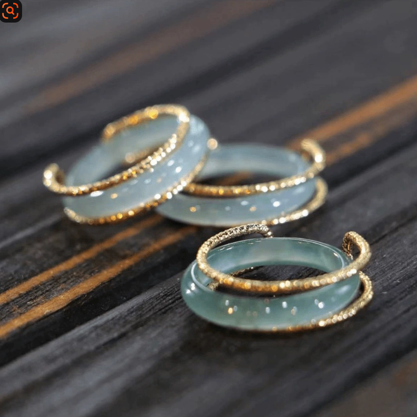 Новинка: кольцо с нефритом на заказ. Кольцо для пар с натуральным нефритом высокой прозрачности цвета «голубая вода». Кольцо Tail для мужчин и женщин.