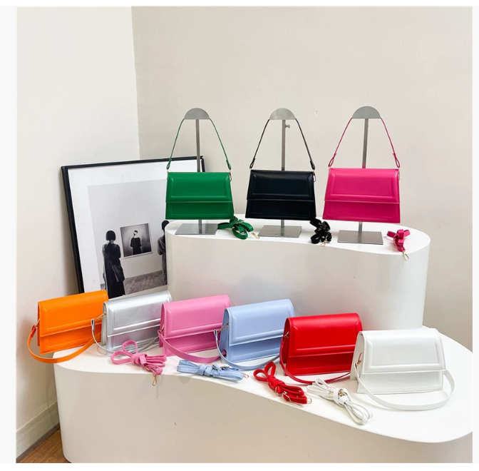 Стильная сумка с высокой эстетической привлекательностью Однотонная шикарная сумка через плечо в корейском стиле 2026 Новинка: текстурированная универсальная сумка через плечо квадратной формы