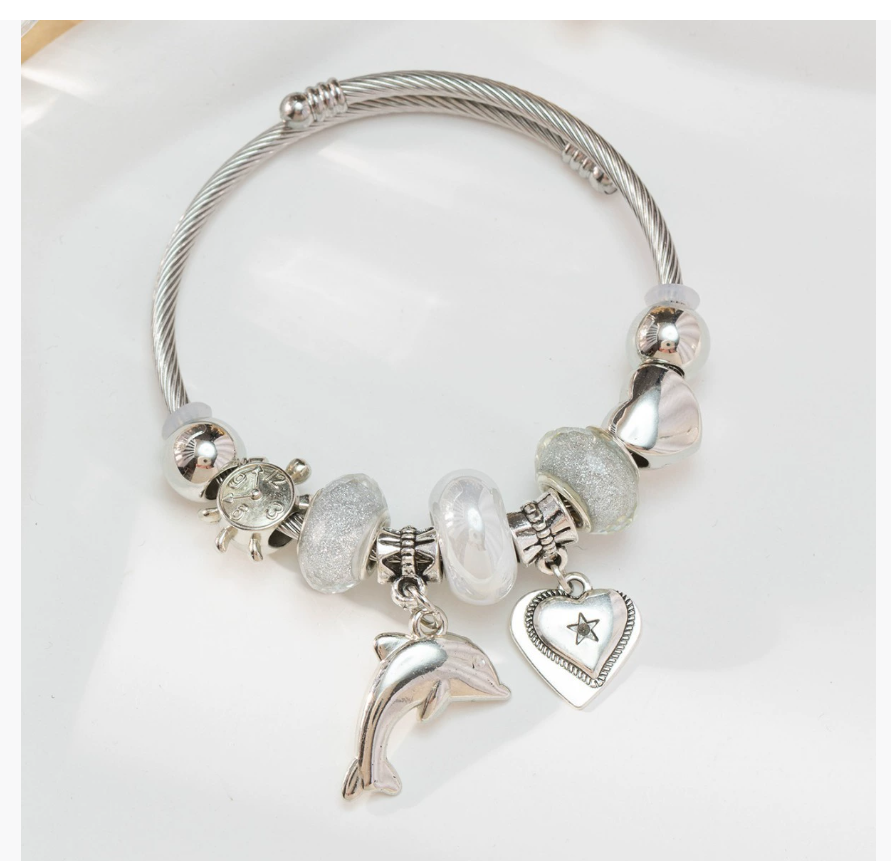 Браслет с подвеской в виде серебряного дельфина Pan Family Cross-Border Сердечная бусина Видео Ниша Оптовая торговля Новинки Оптовая торговля Животные