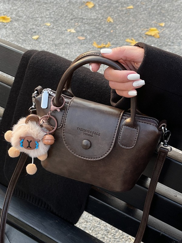 Модные сумки для женщин, которые просто необходимо иметь: коллекция осень/зима 2026 в стиле винтаж Новинка: повседневная сумка через плечо с клапаном Корейская сумка-ведро