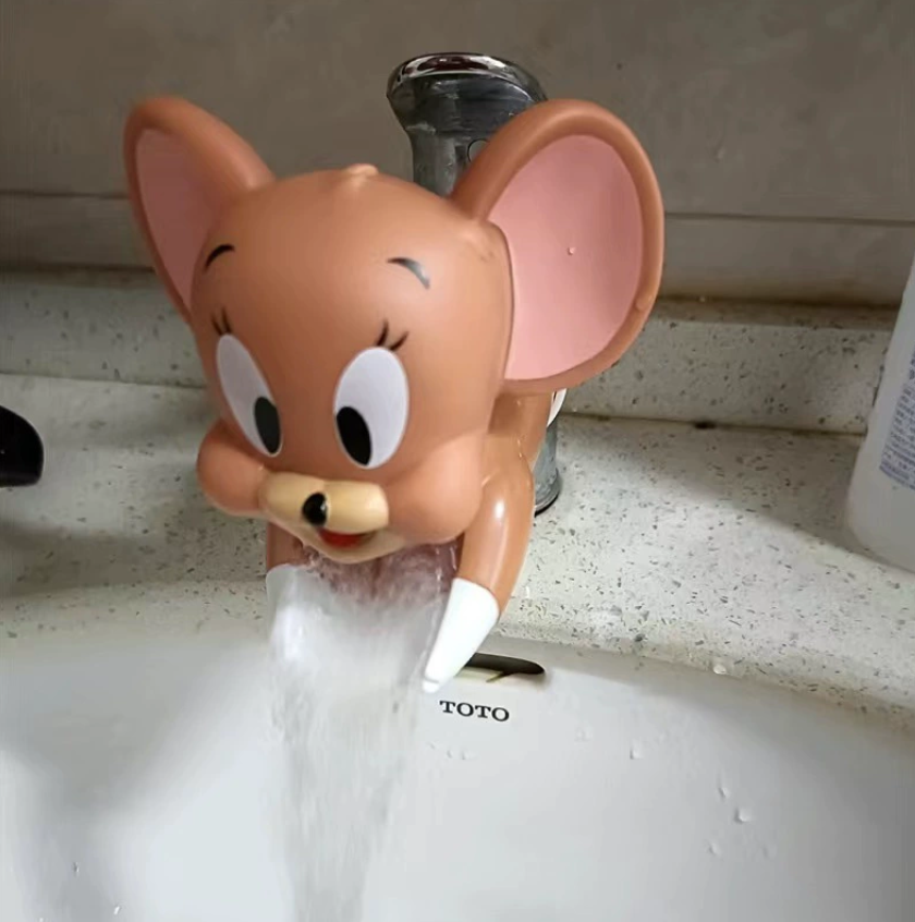 Улучшенный удлинитель для детского крана с мультяшным дизайном. Помощник для мытья рук детей. Конструкция, предотвращающая разбрызгивание воды.