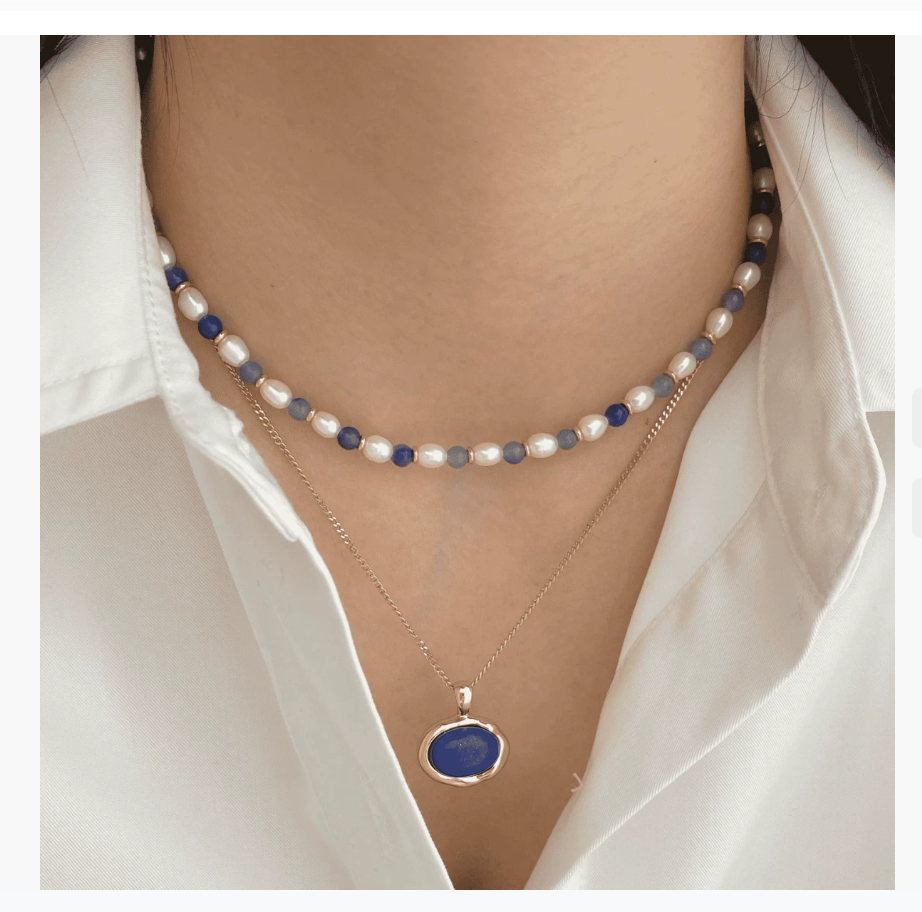 Дениз Healing Blues Многослойное жемчужное колье, серьги-гвоздики, браслет и кольцо Элегантные минималистичные роскошные серьги в национальном стиле