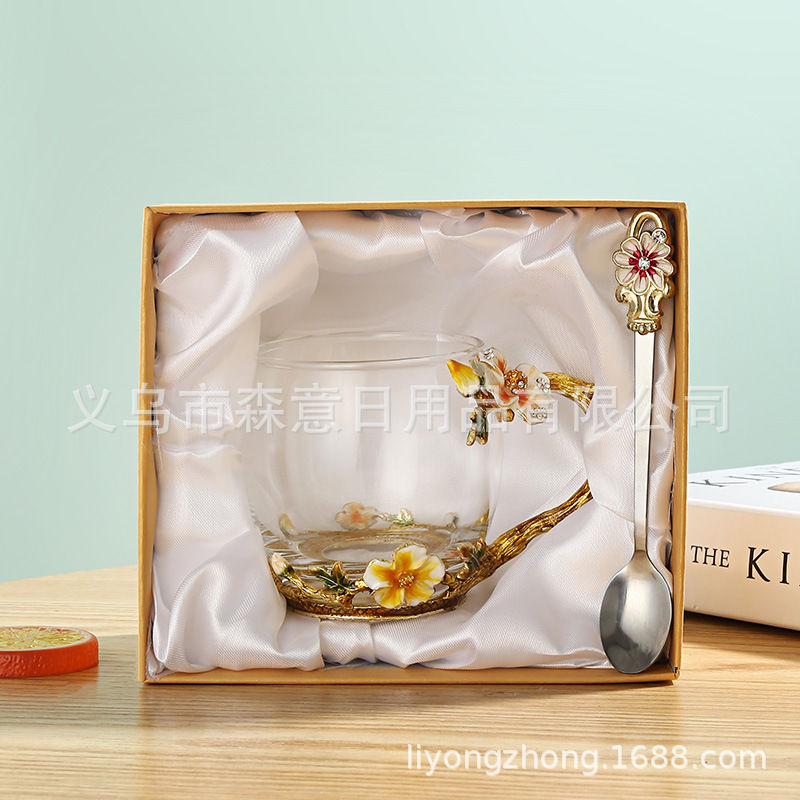 Креативная стеклянная чашка с эмалевым покрытием Термостойкая стеклянная чашка для дома с ручкой и крышкой Кофейная чашка для женщин Чашка для сока Чашка для чая с цветочными добавками