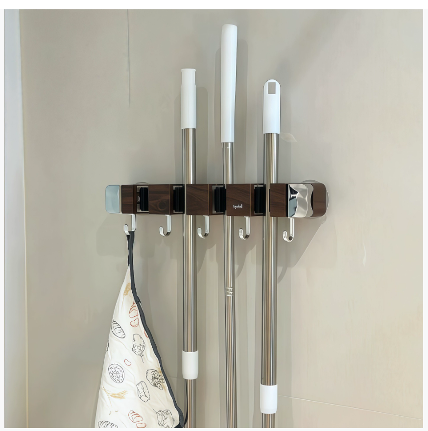 【100 подарков для вашего нового дома】Настенный держатель для швабры из орехового дерева — не требует сверления, прочная присоска для хранения швабры